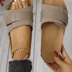 Women's Fashion Slippers Waterproof Non-Slip Thick Sole Wear-Resistant Soft Sole Comfortable Home Outdoor Daily Slip-On Slippers - Image 3