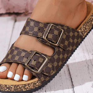 Women's Fashion Slippers Waterproof Non-Slip Thick Sole Wear-Resistant Soft Sole Comfortable Slip-On Casual Sandals - Image 2