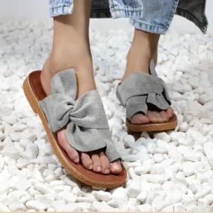 2025 New Fashion Trend Anti Slip Slippers Wear-resistant Shoes Women Sandals Soft Sole Flat Heel Slippers Home Slides Women - Image 4