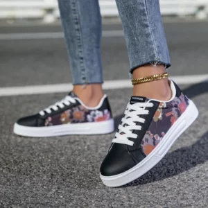 HKDQ Graffiti Unisex Sneakers Lightweight Men's Skate Shoes Casual Sneaker for Men Women Red Skateboard Shoes Man Sports Shoes - Image 4