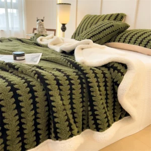 Super Thick and Warm Flannel Blanket Super Soft Fluffy Queen Size Bed Blanket Cozy Skin-friendly Multifunctional Nap Blanket - Image 3