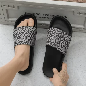 2025 summer new European and American flip-flops couple wear sandals indoor men's and women's non-slip slippers - Image 3