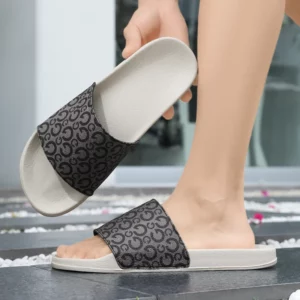 2025 summer new European and American flip-flops couple wear sandals indoor men's and women's non-slip slippers - Image 4