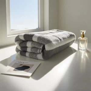 1-pack thick bath towel, strong water absorption and quick drying, non shedding, durable - very suitable for families, beaches, - Image 1