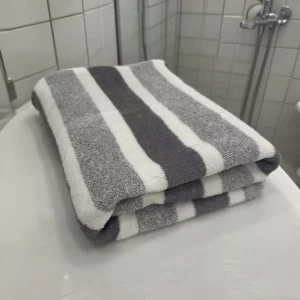 1-pack thick bath towel, strong water absorption and quick drying, non shedding, durable - very suitable for families, beaches, - Image 4