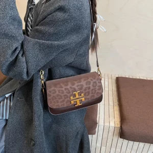 Fashion Designer Luxury Bag Women's Versatile Paris Fashion Single Shoulder Diagonal Cross Armpit Bag Portable Small Square Bag - Image 5