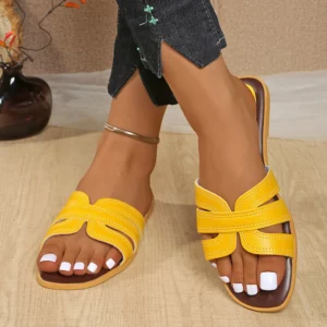 2026 Summer Women Fashionable Casual Flat Sandals Versatile Outdoor Wear Flat Slippers for Wearing Outside Brand Design Slippers - Image 3