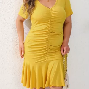 Plus Size Women's Yellow V-neck Ruched Short Sleeve Ruffled Hem Bodycon Dress - Image 4