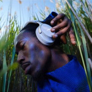 BOSE QuietComfort Ultra Wireless Noise Cancelling Headphone White - Image 6
