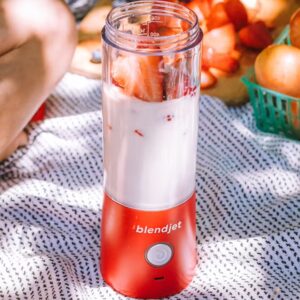 blendjet V2 Portable Blender Smoothie Maker, Personal Blender, Fruit Blender, Leak Proof Juicer, BPA-Free 475ml 200W Sports Bottle, USB-C Rechargeable, Ice Crusher With Stainless Steel Blades 475 ml 200 W BJ-V2X-Red Red - Image 2