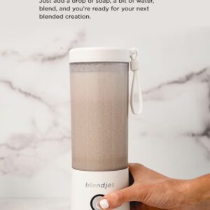 blendjet V2 Portable Blender Smoothie Maker, Personal Blender, Fruit Blender, Leak Proof Juicer, BPA-Free 475ml 200W Sports Bottle, USB-C Rechargeable, Ice Crusher With Stainless Steel Blades 475 ml 200 W BJ-V2X-Red Red - Image 4