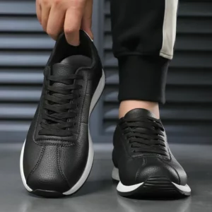 New Fashionable Black Flat Shoes 2025 Men's Skateboarding Shoes Anti Slip Casual White Luxury Trendy Skateboarding Hiking Shoes - Image 1