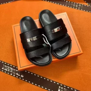 2025 Summer New Men's and Women's Same Style Beach Flat Casual Slippers Metal Lock Thick Bottom Slippers - Image 3
