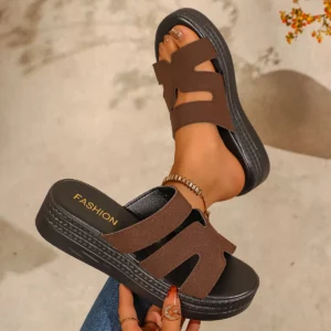 Women Slippers Thick Bottom Slip-On Summer Shoes Retro Versatile Large Size Slippers Leisure Rubber Sole Sandals Slides Women - Image 2