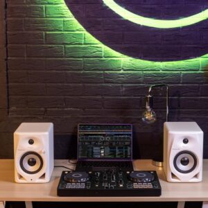 Pioneer DJ DDJ-FLX4 2-deck Rekordbox and Serato DJ Controller - Graphite - Image 9