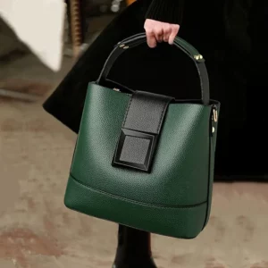 Elegant Solid Color Bucket Bag with Adjustable Shoulder Strap Versatile Crossbody Handbag for Women, Lightweight with Zipper. - Image 1