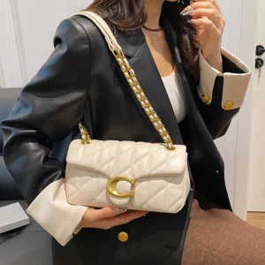 2026 New Women's Pink Quilted Shoulder Bag, C-shaped Metal Buckle Chain Crossbody Purse, Fashion Flap Handbag for Ladies - Image 3