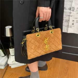 New Arrival Women's Tote Bag Unique Niche Design Stylish Commuter Essential Spacious Capacity Daily Needs Versatile Shoulder Bag - Image 4