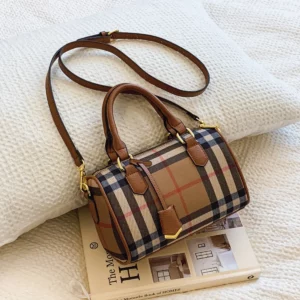 Large Capacity Classic Stripe Plaid Pattern Shoulder Bag PU Crossbody Tote with Adjustable Strap Zip Closure for Daily Use - Image 1
