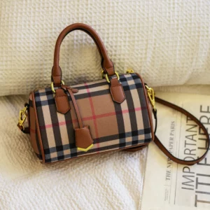 Large Capacity Classic Stripe Plaid Pattern Shoulder Bag PU Crossbody Tote with Adjustable Strap Zip Closure for Daily Use - Image 5