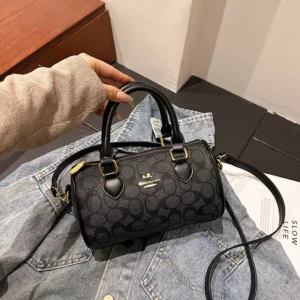 Latest trendy ladies' light luxury retro high-end versatile handbag, single shoulder crossbody bag, mini classic pillow bag - Image 1
