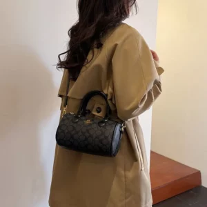 Latest trendy ladies' light luxury retro high-end versatile handbag, single shoulder crossbody bag, mini classic pillow bag - Image 5
