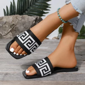2025 Summer New Women's Letter Slippers Fashion Slippers Flat Shoes Beach Comfortable Versatile Sandals - Image 5