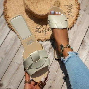 2026 New Fashion Luxury Designer Women's Sandals Woven Comfortable Women's Sandals Casual Summer Flat Women's Slippers Big Size - Image 5