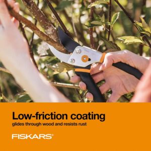 Fiskars Bypass Pruning Shears, 5/8" Cut Capacity Gardening Scissors, Self-Cleaning Sap Groove Prevents Sticking, Non-Slip Grip for Cutting Stems & Branches, Sharp Steel Blades w/ Low-Friction Coating - Image 6
