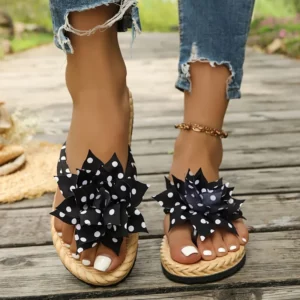 Comfortable outdoor beach flip-flops with floral decoration, flat-soled women's sandals - Image 5