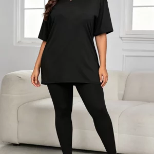 Plus-size women's fashionable casual V-neck loose short-sleeved set with tight-fitting long pants, suitable for home wear - Image 2