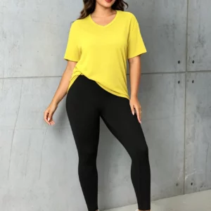 Plus-size women's fashionable casual V-neck loose short-sleeved set with tight-fitting long pants, suitable for home wear - Image 4