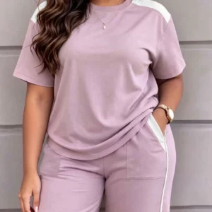 Women's casual crewneck short-sleeve top and shorts set, with pockets and slightly stretchy fabric - Image 3
